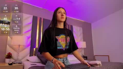 Snapshot of sarajonness_ chatting on 19, 10, 2025 Sara Jonnes online show from 19, 10, 2025
