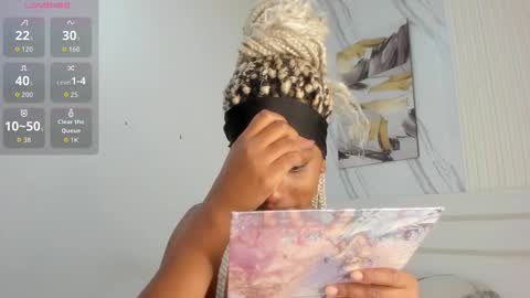 Snapshot of saralewwis chatting on 24, 2, 2026 Sara Lewis online show from 24, 2, 2026