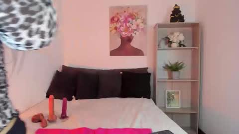 saramilf_69 online show from 7, 2, 2026