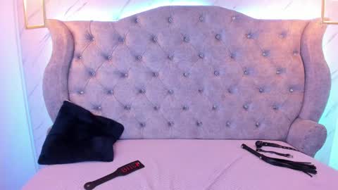 Snapshot of sarasaenz__ chatting on 3, 1, 2025 online show from 3, 1, 2025