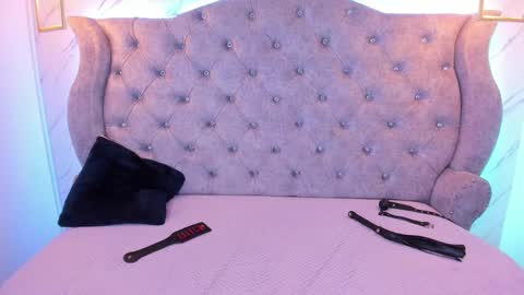 Snapshot of sarasaenz__ chatting on 3, 1, 2025 online show from 3, 1, 2025