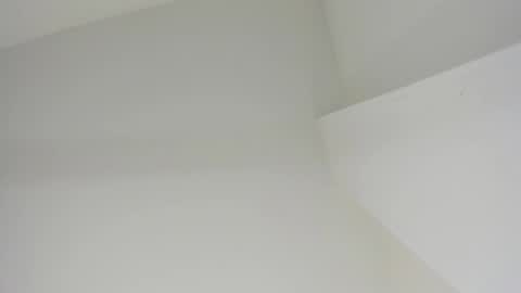 Snapshot of sarasaenz__ chatting on 4, 1, 2025 online show from 4, 1, 2025