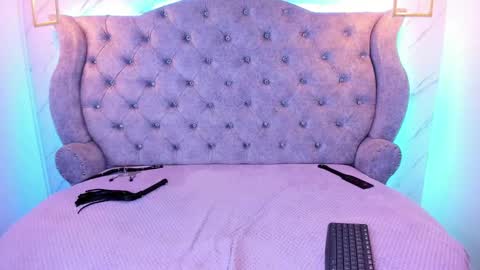 Snapshot of sarasaenz__ chatting on 15, 1, 2025 online show from 15, 1, 2025