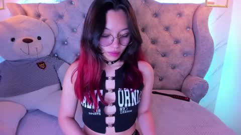 Snapshot of sarasaenz__ chatting on 27, 1, 2025 online show from 27, 1, 2025