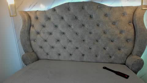 Snapshot of sarasaenz__ chatting on 2, 2, 2025 online show from 2, 2, 2025