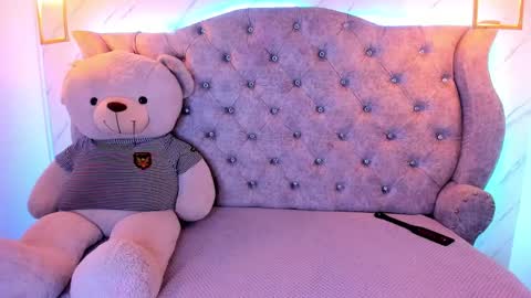 Snapshot of sarasaenz__ chatting on 12, 2, 2025 online show from 12, 2, 2025