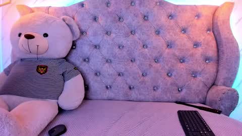 Snapshot of sarasaenz__ chatting on 12, 2, 2025 online show from 12, 2, 2025