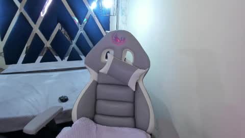 Snapshot of sarasaenz__ chatting on 18, 2, 2025 online show from 18, 2, 2025