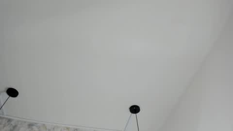 Snapshot of sarasaenz__ chatting on 4, 3, 2025 online show from 4, 3, 2025