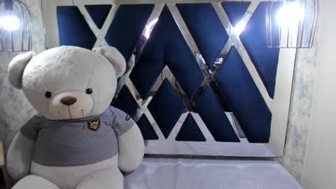 Snapshot of sarasaenz__ chatting on 5, 3, 2025 online show from 5, 3, 2025