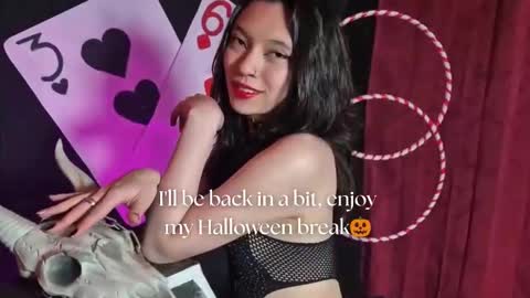 Snapshot of sarasaenz__ chatting on 11, 10, 2025 online show from 11, 10, 2025