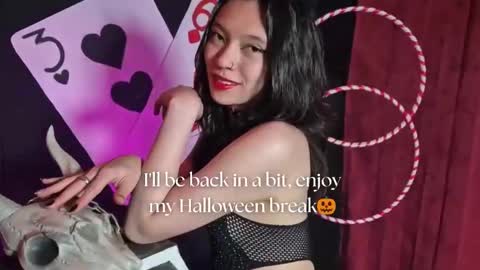 Snapshot of sarasaenz__ chatting on 16, 10, 2025 online show from 16, 10, 2025