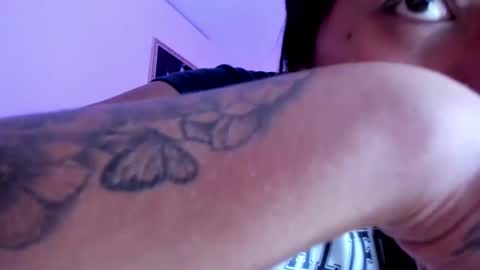 Snapshot of sarastonesx chatting on 12, 9, 2025 sarastonesx online show from 12, 9, 2025