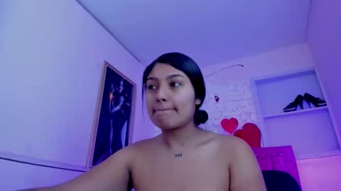 Snapshot of sarastonesx chatting on 8, 10, 2025 sarastonesx online show from 8, 10, 2025