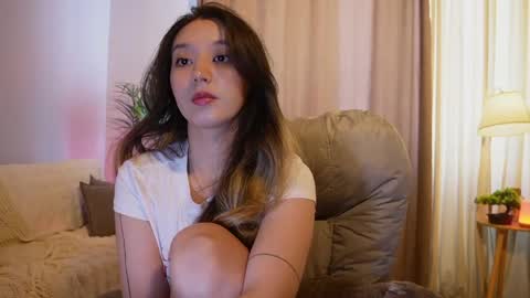 Snapshot of sarasuo chatting on 8, 6, 2026 Shara online show from 8, 6, 2026