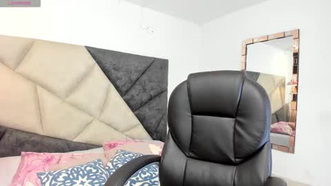      online show from 13, 11, 2025