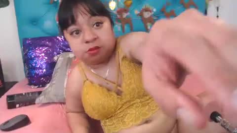 Snapshot of sarawiills chatting on 16, 12, 2024 Sara Wills online show from 16, 12, 2024