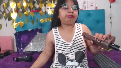 Snapshot of sarawiills chatting on 31, 1, 2025 Sara Wills online show from 31, 1, 2025
