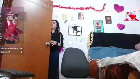 Snapshot of saray_extrovert1 chatting on 28, 10, 2025 Sara Jimenez online show from 28, 10, 2025