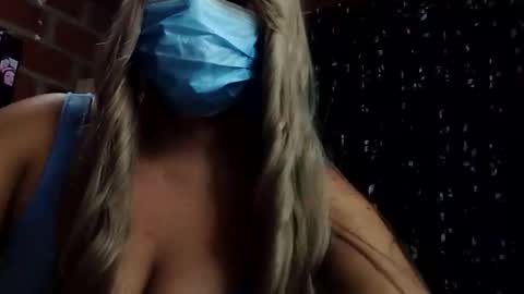 Snapshot of saray_mixx chatting on 25, 10, 2025 saray_mixx online show from 25, 10, 2025