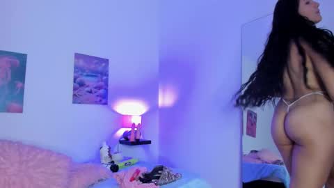 Snapshot of saray_rivas18 chatting on 16, 10, 2025 saray 18 online show from 16, 10, 2025