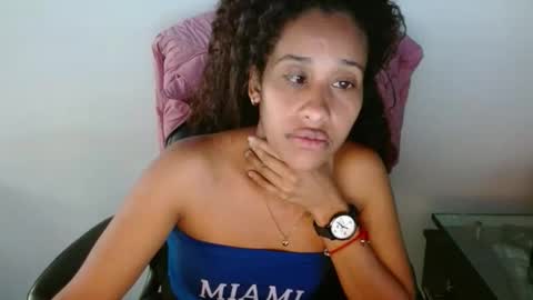 Snapshot of saraylittle chatting on 1, 12, 2025 Saray online show from 1, 12, 2025