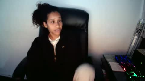 Snapshot of saraylittle chatting on 13, 12, 2025 Saray online show from 13, 12, 2025