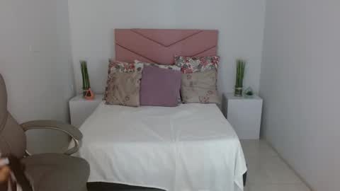 Saray Vega online show from 17, 9, 2025