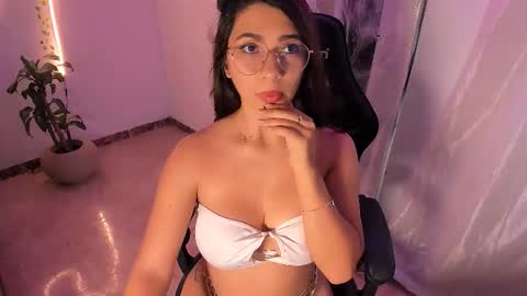 Snapshot of sarima420 chatting on 21, 10, 2025 Sarima and Leo online show from 21, 10, 2025