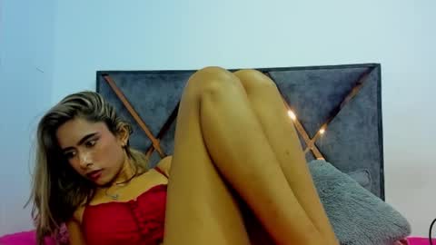 Snapshot of sarita_jones23 chatting on 5, 1, 2025 sarita_jones23 online show from 5, 1, 2025