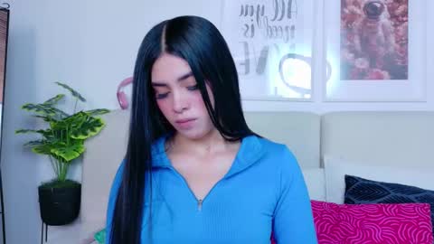 Snapshot of saritabratz chatting on 10, 10, 2025 Sara online show from 10, 10, 2025