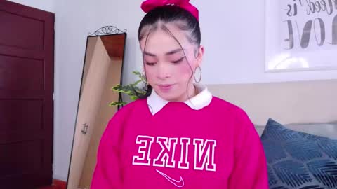 Snapshot of saritabratz chatting on 13, 12, 2025 Sara online show from 13, 12, 2025