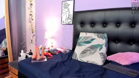 Snapshot of saritalove_ chatting on 11, 11, 2025 Sara online show from 11, 11, 2025