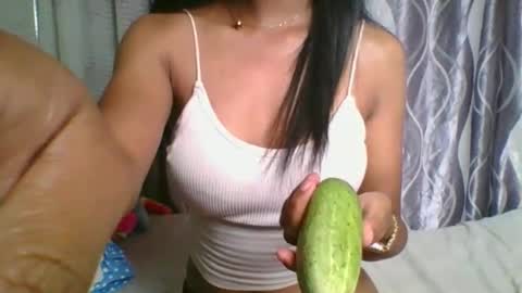 Snapshot of sasexy69 chatting on 14, 12, 2025 Anaelle online show from 14, 12, 2025