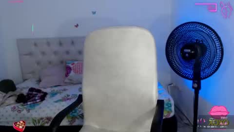 Snapshot of sasha_17_ chatting on 4, 10, 2025 Sofia online show from 4, 10, 2025