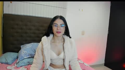 Snapshot of sasha_jonne chatting on 13, 9, 2025 sasha_jonne online show from 13, 9, 2025