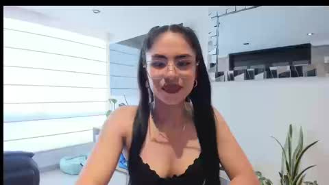 Snapshot of sasha_jonne chatting on 23, 9, 2025 sasha_jonne online show from 23, 9, 2025