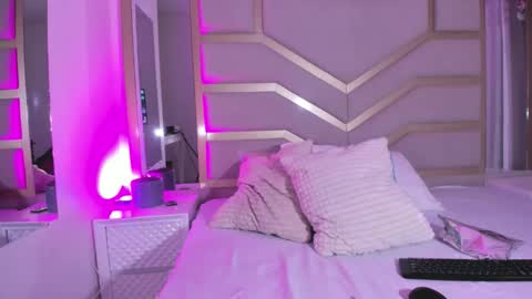 Snapshot of sasha_morelli chatting on 14, 12, 2025 sasha_morelli online show from 14, 12, 2025