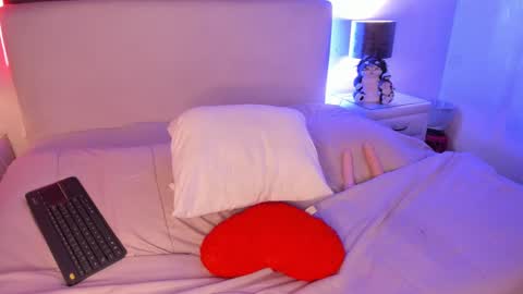 selene  online show from 23, 2, 2025