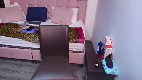 Snapshot of sasharosee2 chatting on 18, 9, 2025 S A S H A R O S E online show from 18, 9, 2025