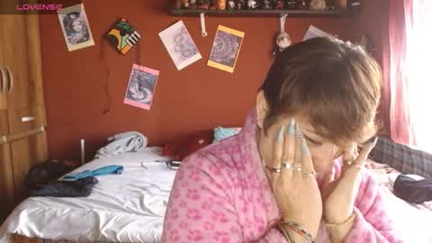 Snapshot of sasharosee2 chatting on 9, 10, 2025 S A S H A R O S E online show from 9, 10, 2025