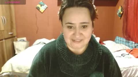 Snapshot of sasharosee2 chatting on 28, 10, 2025 S A S H A R O S E online show from 28, 10, 2025