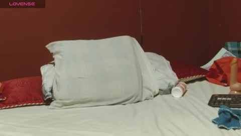 Snapshot of sasharosee2 chatting on 14, 11, 2025 S A S H A R O S E online show from 14, 11, 2025