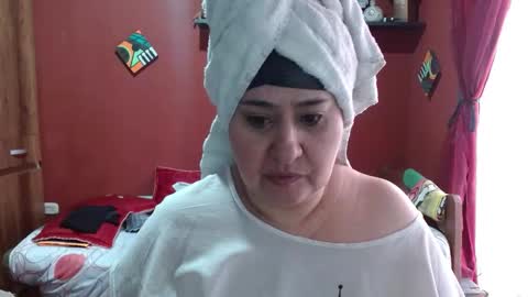 Snapshot of sasharosee2 chatting on 18, 12, 2025 S A S H A R O S E online show from 18, 12, 2025