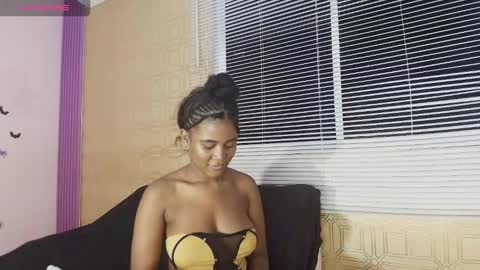 Snapshot of sashhalux22 chatting on 10, 11, 2025 SashhaLux22 online show from 10, 11, 2025