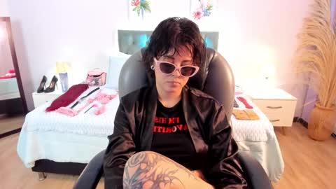 saskia_vellour online show from 4, 3, 2026