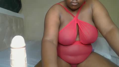 sassie_bee online show from 1, 12, 2024