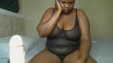 sassie_bee online show from 11, 12, 2024