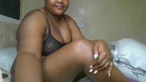 sassie_bee online show from 13, 12, 2024