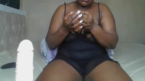 sassie_bee online show from 16, 12, 2024